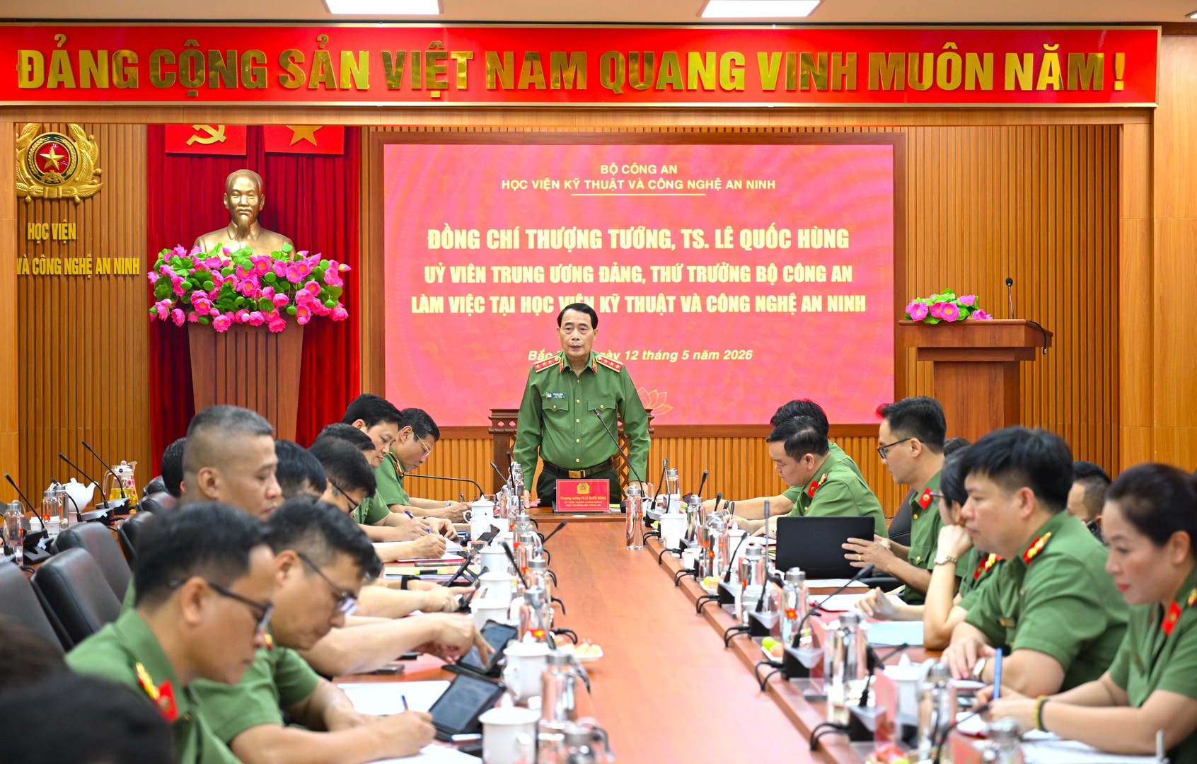 Thứ trưởng Lê Quốc Hùng thăm và làm việc với Học viện Kỹ thuật và Công nghệ an ninh